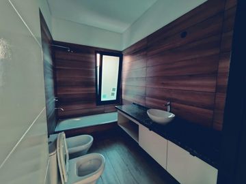 Casa con pileta en San Ramon Pilar del Este