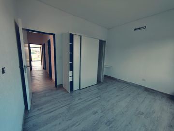 Casa con pileta en San Ramon Pilar del Este