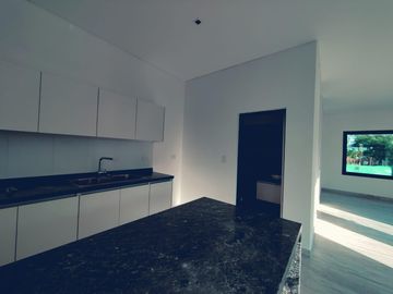 Casa con pileta en San Ramon Pilar del Este
