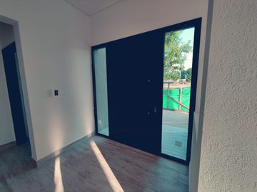 Casa con pileta en San Ramon Pilar del Este