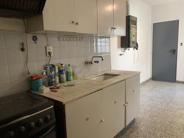 Departamento 3 amplios ambientes apto profesional a sólo 1 cuadra de Cabildo