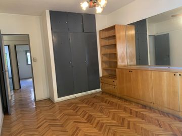 Departamento 3 amplios ambientes apto profesional a sólo 1 cuadra de Cabildo