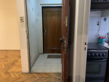 Departamento 3 amplios ambientes apto profesional a sólo 1 cuadra de Cabildo