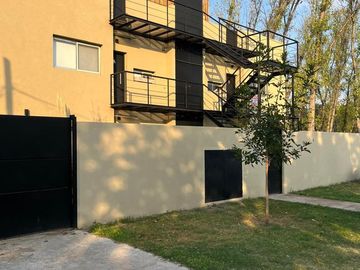 Departamento en venta 3 amb. con Jardin a 3 cuadras de panamericana.