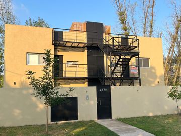 Departamento en venta 3 amb. con Jardin a 3 cuadras de panamericana.