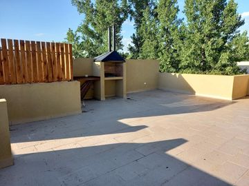 Departamento en venta 3 amb. con Jardin a 3 cuadras de panamericana.