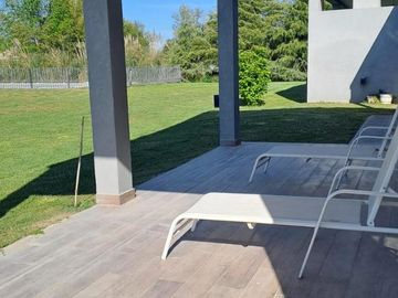 Casa en Venta y/o alquiler en La Primavera,