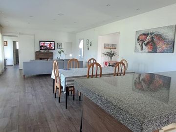 Casa en Venta y/o alquiler en La Primavera,