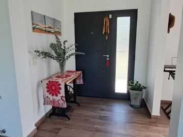 Casa en Venta y/o alquiler en La Primavera,