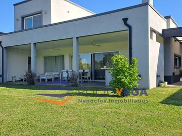 Casa en Venta y/o alquiler en La Primavera,