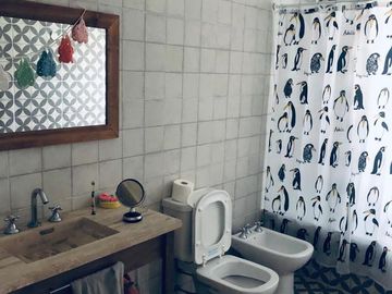 Casa en venta - 3 dormitorios 4 baños - 225mts2 - Coronel Brandsen