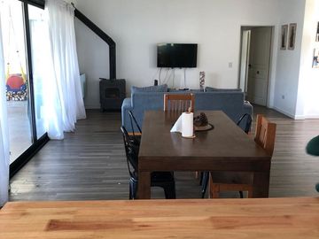 Casa en venta - 3 dormitorios 4 baños - 225mts2 - Coronel Brandsen