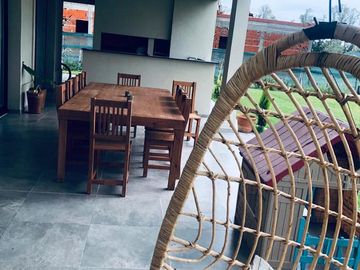 Casa en venta - 3 dormitorios 4 baños - 225mts2 - Coronel Brandsen