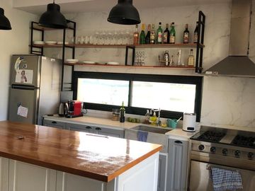 Casa en venta - 3 dormitorios 4 baños - 225mts2 - Coronel Brandsen