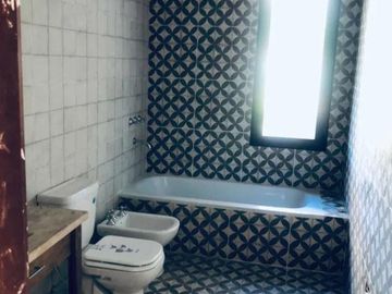 Casa en venta - 3 dormitorios 4 baños - 225mts2 - Coronel Brandsen
