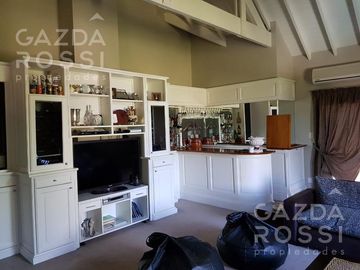 Importante propiedad a la venta en Saint Thomas Norte, doble lote.