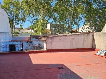 Casa de  5 ambientes, a refaccionar en Villa Urquiza
