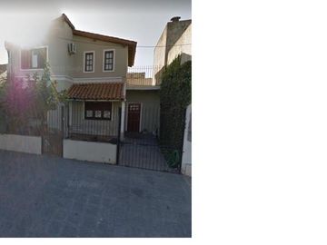 CHALET EN DOS PLANTAS SOBRE LOTE DE 10 x 20,94 - Gonzalez Chavez 576, Temperley Este.-