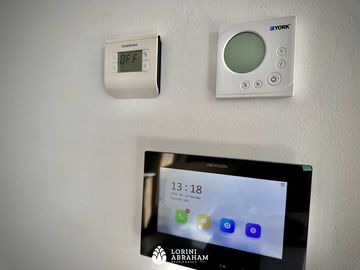 Venta piso de  3  ambientes con cochera a estrenar !