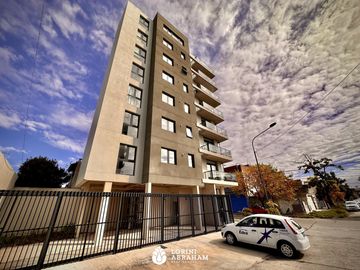 Venta piso de  3  ambientes con cochera a estrenar !