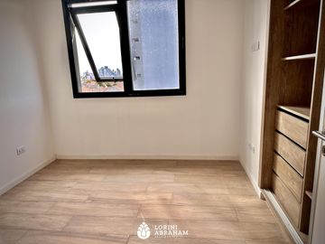 Venta piso de  3  ambientes con cochera a estrenar !