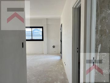 Duplex de 3 Dormitorios, con cochera y Jardin con parilla.