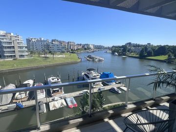 Venta Departamento 2 dormitorios con Terraza y Pileta propia en  Acqua Río