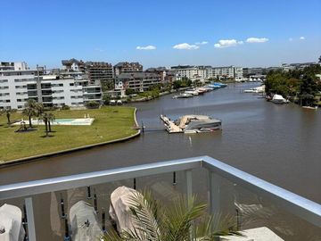 Venta Departamento 2 dormitorios con Terraza y Pileta propia en  Acqua Río