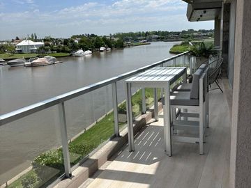 Venta Departamento 2 dormitorios con Terraza y Pileta propia en  Acqua Río