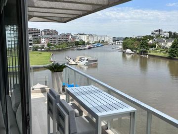 Venta Departamento 2 dormitorios con Terraza y Pileta propia en  Acqua Río