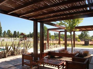 Magnífica Casa  en Venta en Buenos Aires Village  - Bella Vista