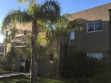 Magnífica Casa  en Venta en Buenos Aires Village  - Bella Vista