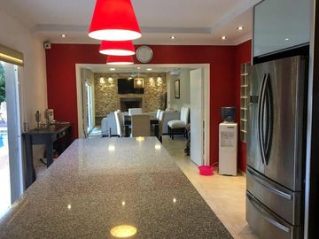 Magnífica Casa  en Venta en Buenos Aires Village  - Bella Vista