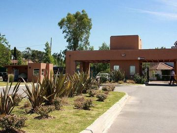 Magnífica Casa  en Venta en Buenos Aires Village  - Bella Vista