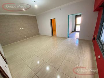 Excelente PH tipo casa con fondo patio y terraza!!