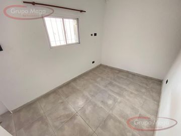 Excelente PH tipo casa con fondo patio y terraza!!