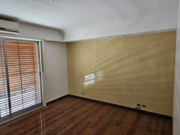 Casa en venta - 5 Dormitorios 6 Baños - Cochera - 401Mts2 - Olivos