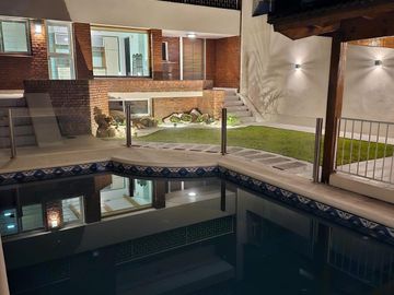 Casa en venta - 5 Dormitorios 6 Baños - Cochera - 401Mts2 - Olivos