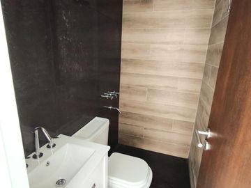 VENTA CASA EL CANTON AL GOLF 5 AMBIENTES