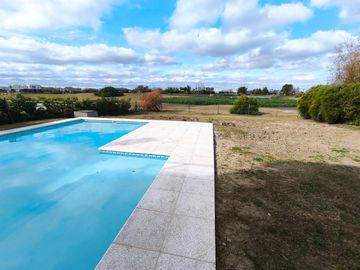 VENTA CASA EL CANTON AL GOLF 5 AMBIENTES