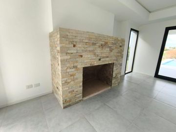 VENTA CASA EL CANTON AL GOLF 5 AMBIENTES