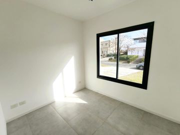 VENTA CASA EL CANTON AL GOLF 5 AMBIENTES