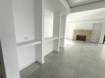 VENTA CASA EL CANTON AL GOLF 5 AMBIENTES