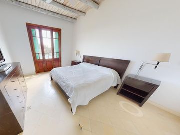 Casa Lista para Disfrutar y Crecer en San Sebastián | Jardín, Pileta, Cochera y Proyecto de 2º Piso