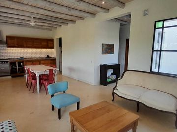 Casa Lista para Disfrutar y Crecer en San Sebastián | Jardín, Pileta, Cochera y Proyecto de 2º Piso