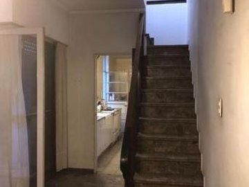 Casa en venta - 5 dormitorios 5 baños - 140mts2 - La Plata