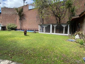 Casa con gran lote en venta en Villa Gobernador Udaondo - Ituzaingó