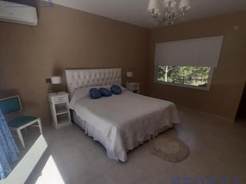 Venta de casa 4 ambientes en Barrio Costa Esmeralda