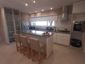 Venta de casa 4 ambientes en Barrio Costa Esmeralda