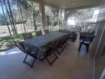Venta de casa 4 ambientes en Barrio Costa Esmeralda